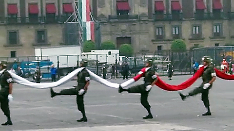 Oliver Krähenbühl, video still from Mexico City Flag raising Ceremony, Loop 3:15 Min, 2014